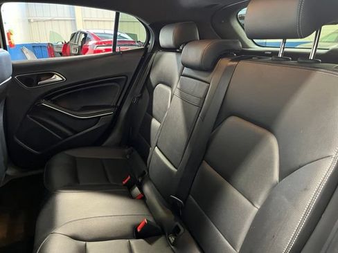 Used 2020 Mercedes-Benz GLA 250 4MATIC w/ Convenience Package image 17