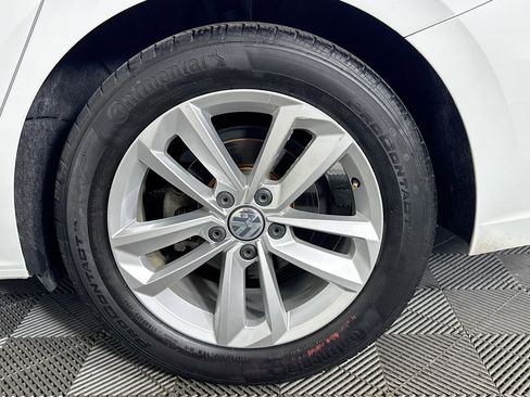 Used 2020 Volkswagen Passat 2.0T SE image 36