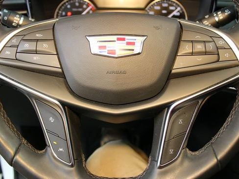 Used 2024 Cadillac XT5 Luxury FWD image 21