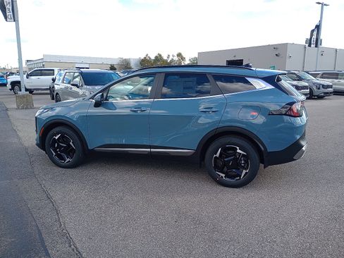 New 2026 Kia Sportage EX w/ EX Panoramic Sunroof Package image 4