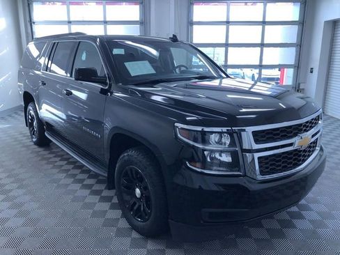 Used 2019 Chevrolet Suburban LT image 28