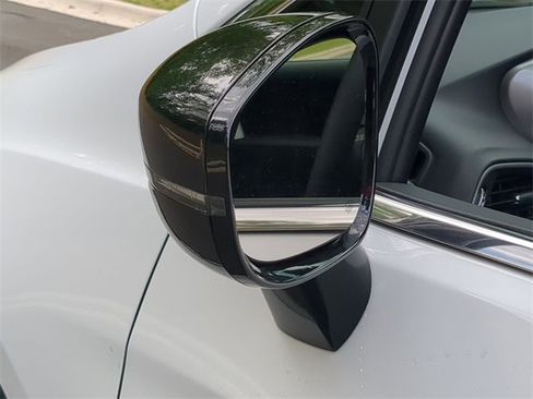 New 2025 Chrysler Voyager LX image 18