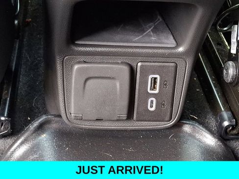 Used 2025 Chevrolet TrailBlazer RS w/ Convenience Package AWD/4WD image 11