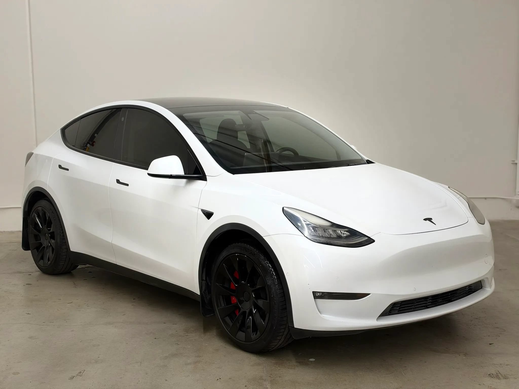 Used 2021 Tesla Model Y Long Range AWD/4WD image 2