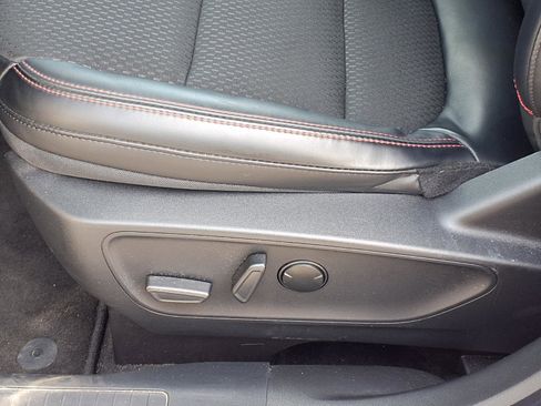Used 2025 Ford Escape ST-Line w/ Cold Weather Package AWD/4WD image 4