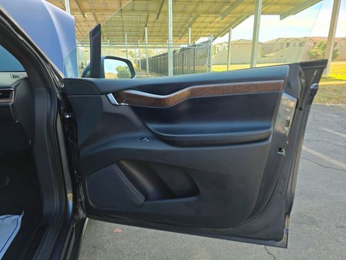 Used 2019 Tesla Model X Long Range image 22