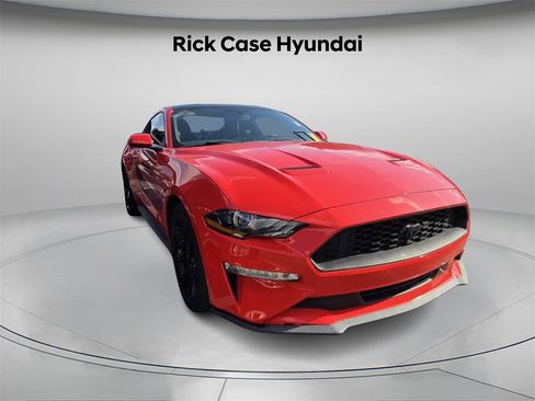 Used 2019 Ford Mustang Premium w/ Equipment Group 201A image 4