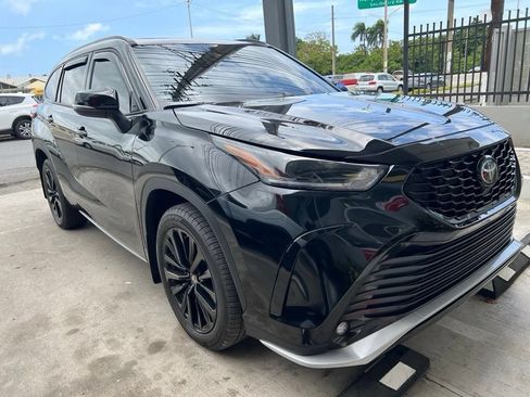 Used 2025 Toyota Highlander LE AWD/4WD image 2