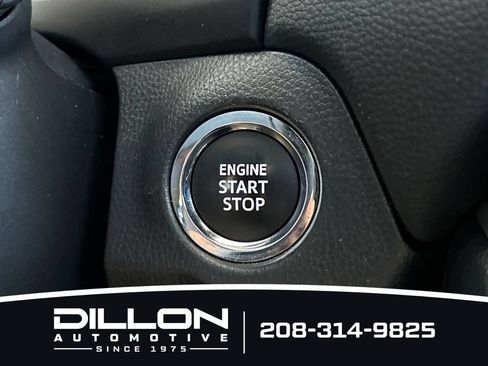 Used 2025 Toyota RAV4 XLE AWD/4WD image 25