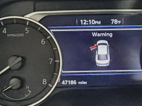 Used 2025 Nissan Sentra SV FWD image 18