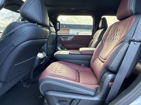 New 2026 INFINITI QX80 Autograph image 18