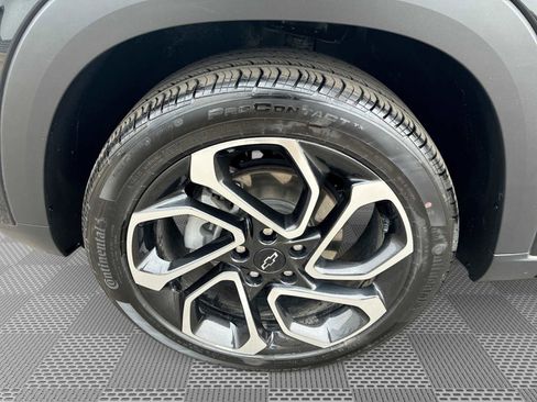 Certified 2024 Chevrolet Trax RS w/ Driver Confidence Package image 32