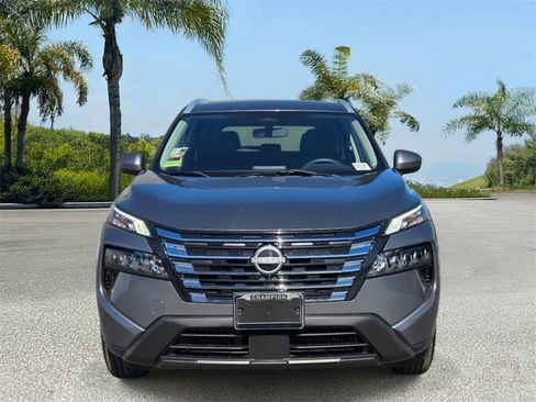 Used 2024 Nissan Rogue SV w/ SV Premium Package FWD image 3