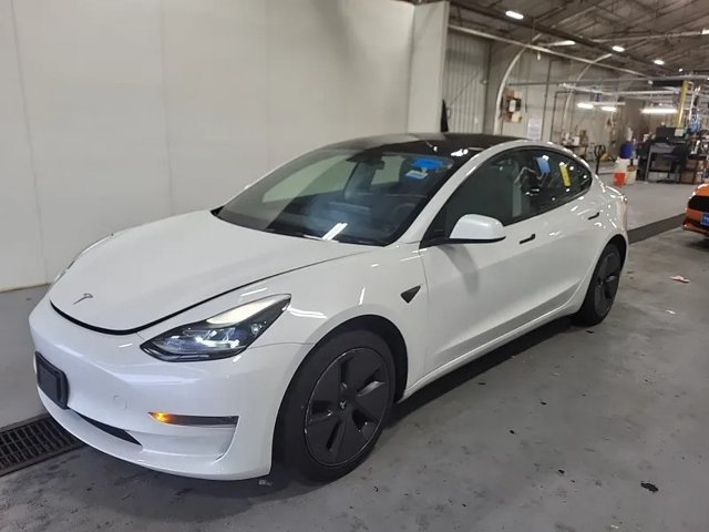 Used 2023 Tesla Model 3 Standard Range RWD image 2