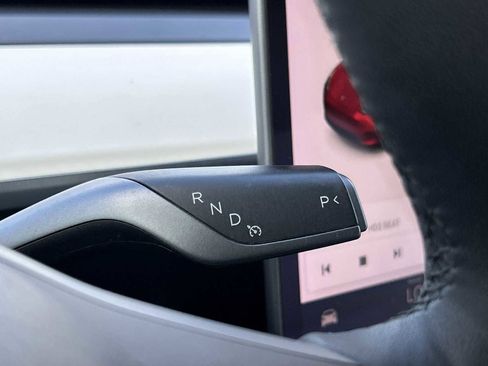 Used 2021 Tesla Model Y 2WD image 19