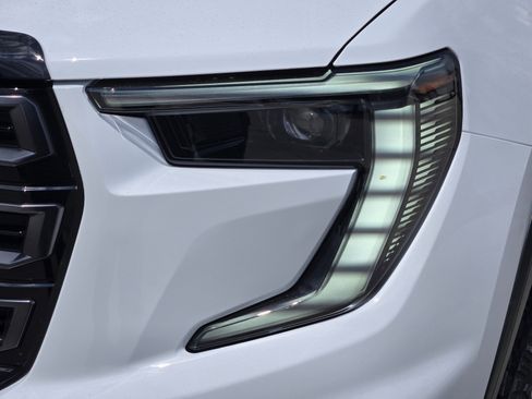 New 2026 GMC Acadia AT4 w/ Luxury Package image 6