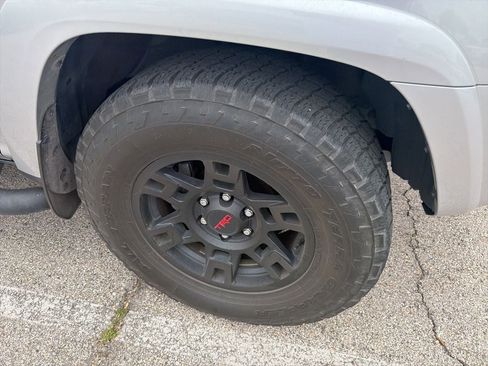 Used 2024 Toyota 4Runner SR5 Premium w/ Moonroof Package image 4