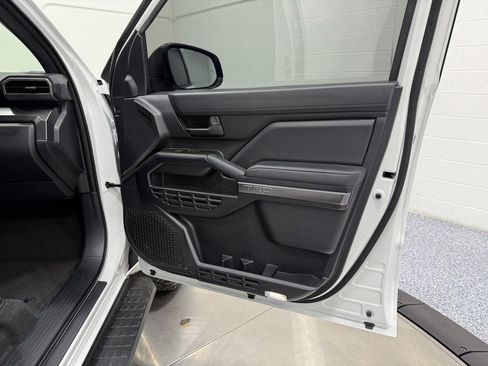 Used 2025 Toyota 4Runner TRD Off-Road image 25