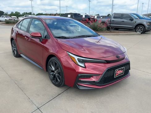 Used 2023 Toyota Corolla SE image 4