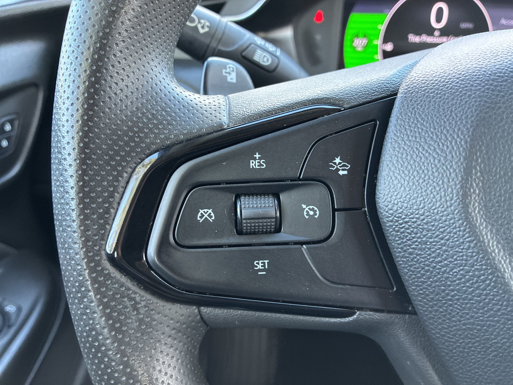 Used 2022 Chevrolet Bolt EUV LT FWD image 23