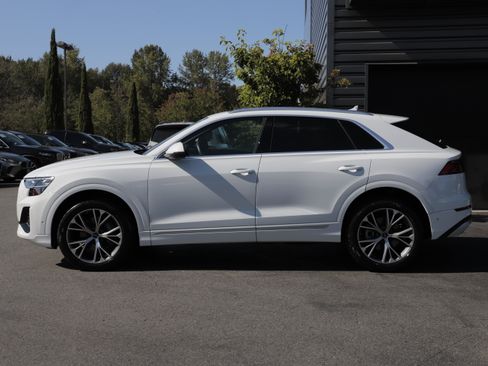 Used 2024 Audi Q8 Premium Plus AWD/4WD image 5
