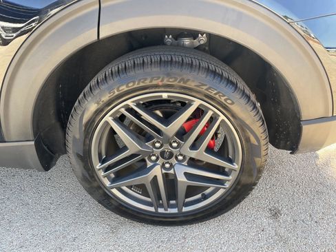 Used 2025 Ford Explorer ST-Line w/ ST-Line Street Pack image 34