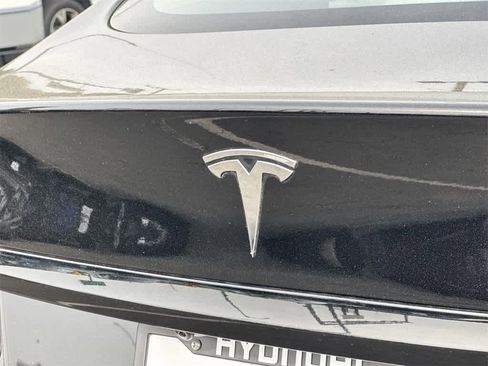 Used 2023 Tesla Model S image 33