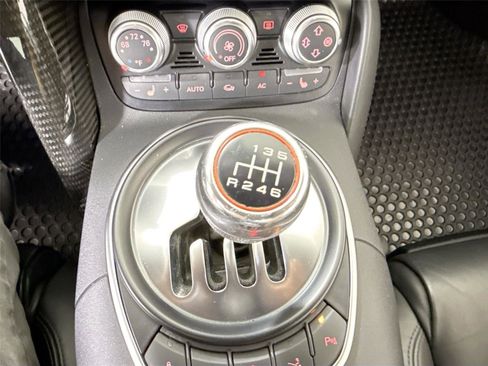 Used 2011 Audi R8 V10 image 19