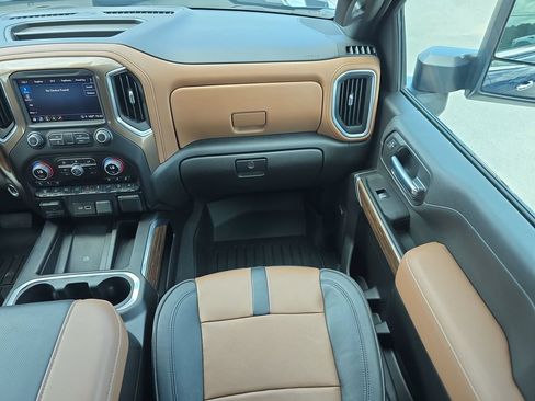 Used 2023 Chevrolet Silverado 2500 High Country w/ Z71 Off-Road Package AWD/4WD image 16