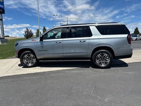 Certified 2025 Chevrolet Suburban Z71 AWD/4WD image 7