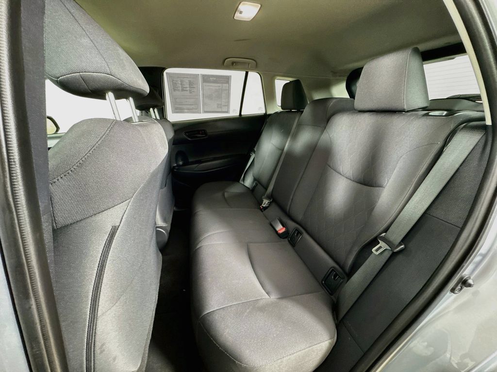 Used 2025 Toyota Corolla Cross LE AWD/4WD image 22