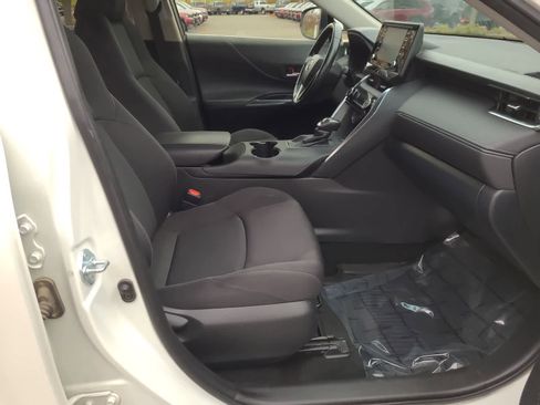 Used 2021 Toyota Venza LE image 22