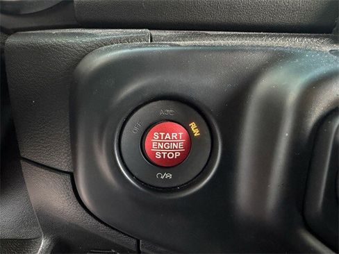 Used 2020 Jeep Gladiator Overland image 24