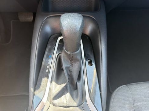 Used 2025 Toyota Corolla LE FWD image 29