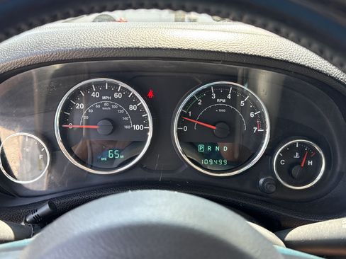 Used 2012 Jeep Wrangler Unlimited Sport AWD/4WD image 12