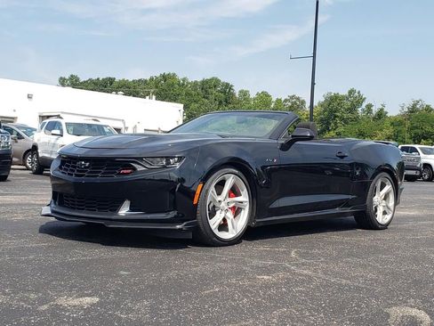 Used 2021 Chevrolet Camaro LT image 3