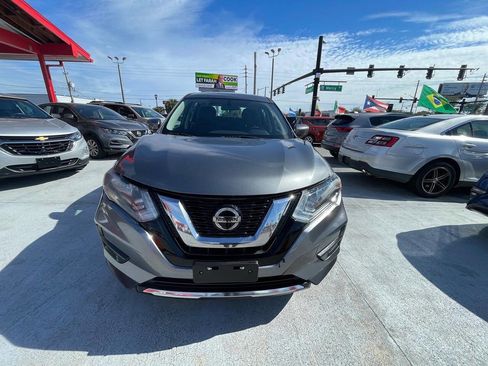Used 2018 Nissan Rogue S image 1