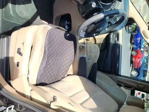 Used 2016 Dodge Grand Caravan SXT FWD image 7