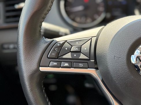 Used 2020 Nissan Rogue SL image 7