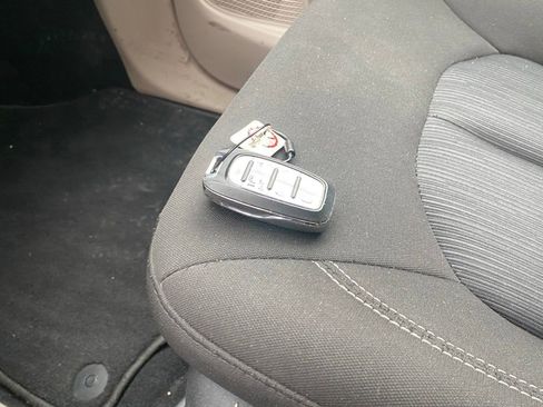 Used 2023 Chrysler Voyager LX FWD image 29