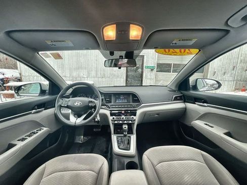 Used 2020 Hyundai Elantra SE w/ Cargo Package (C1) image 10