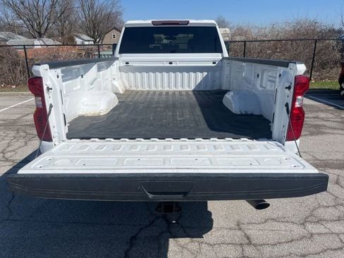 Used 2022 Chevrolet Silverado 3500 LT w/ Convenience Package image 6