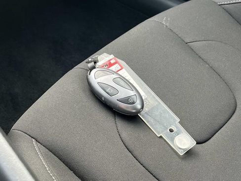 Used 2025 Hyundai Elantra SEL FWD image 36