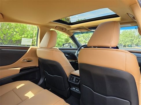 New 2025 Lexus ES 350 w/ Premium Package image 12