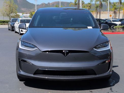 Used 2023 Tesla Model X AWD/4WD image 3