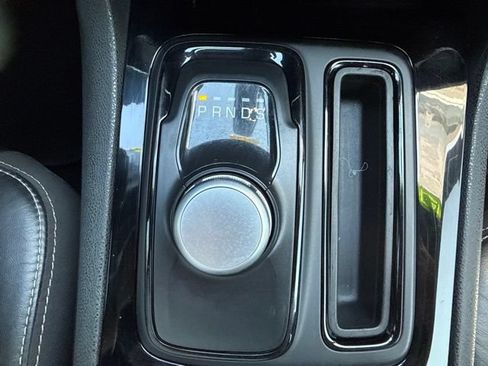 Used 2019 Chrysler 300 S RWD image 27