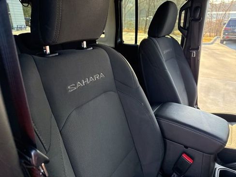 Used 2022 Jeep Wrangler Unlimited Sahara w/ Cold Weather Group image 35
