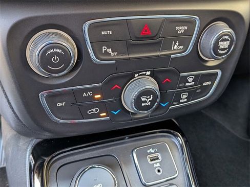 Certified 2021 Jeep Compass Limited image 20