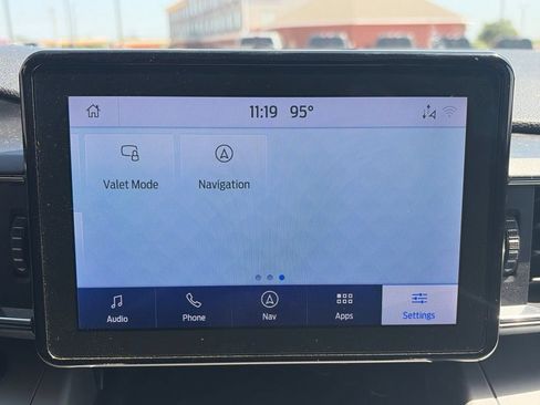 Used 2021 Ford Explorer XLT w/ Equipment Group 202A AWD/4WD image 34