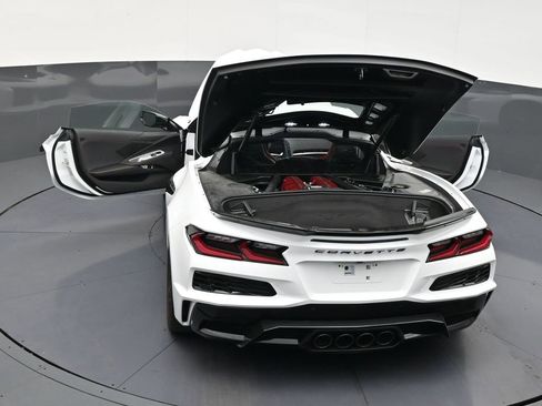 Used 2025 Chevrolet Corvette Z06 image 33